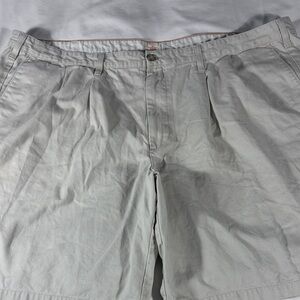 Dockers mens stone khaki double pleated basic 10" inseam chino shorts - size 50